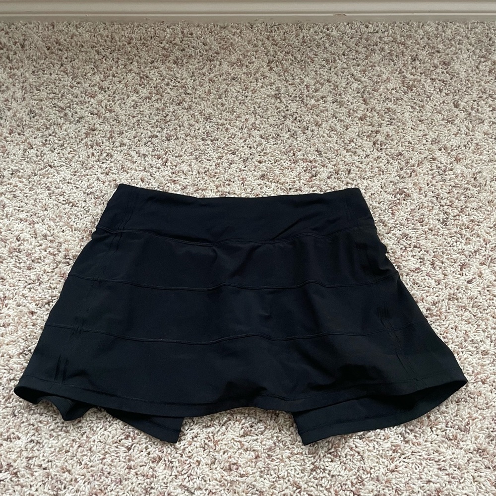 LULULEMON BLACK SKIRT